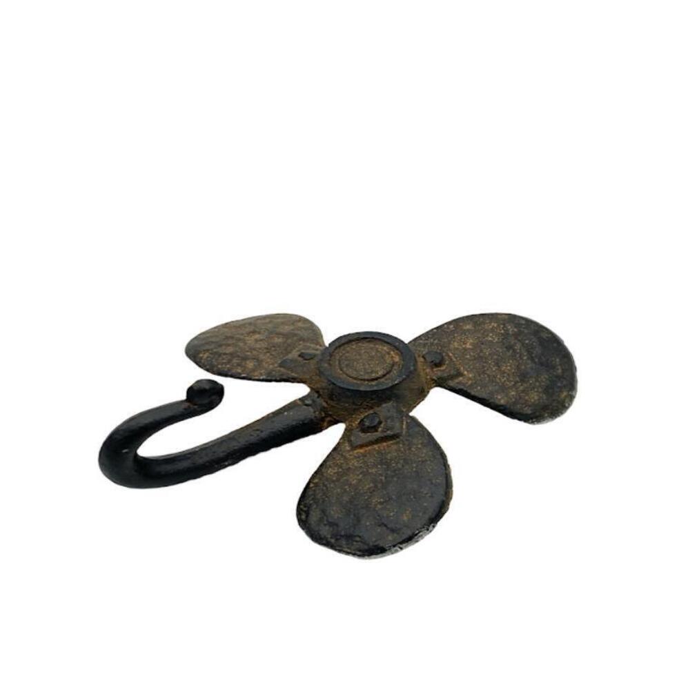 Foreside Home & Garden Propeller Hook Age Bronze